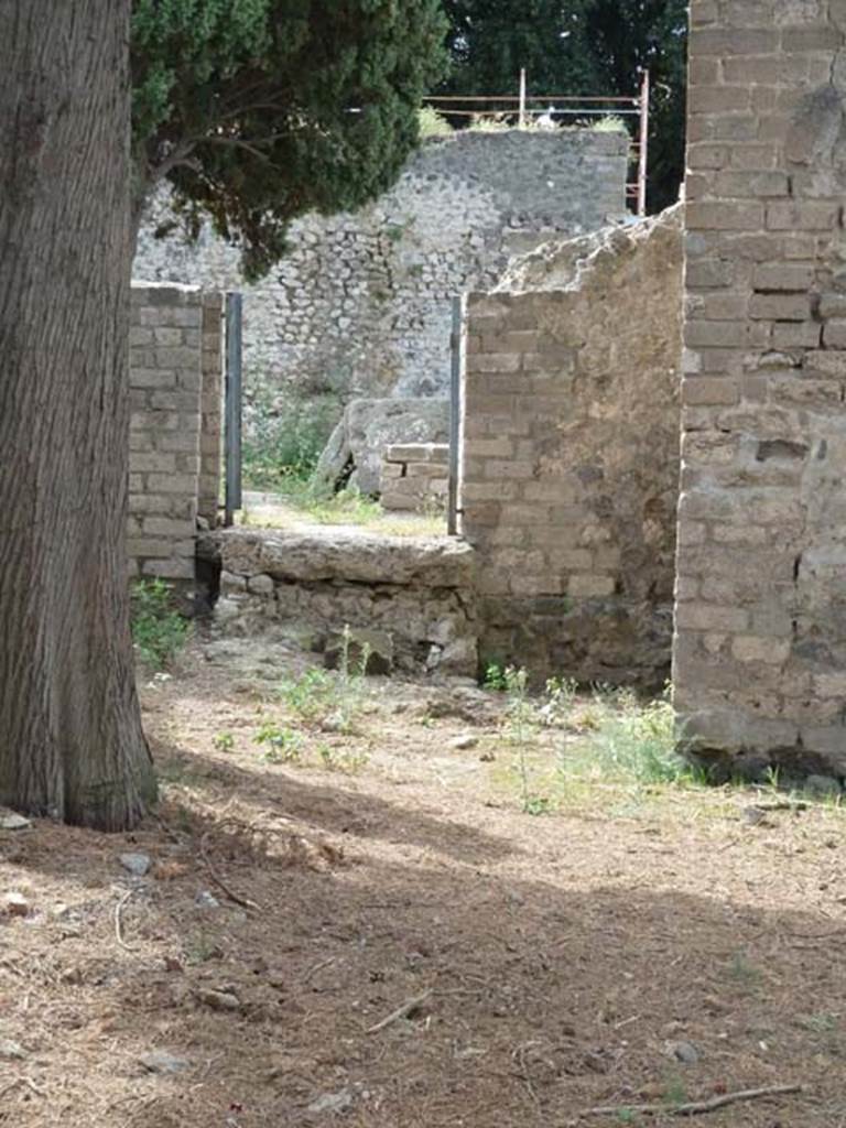 VIII.7.28 Pompeii. September 2015. Doorway in west wall of sacred room.