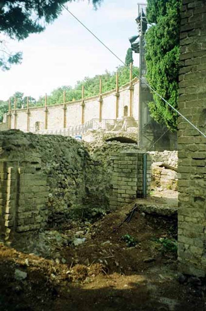 VIII.7.28 Pompeii. July 2010. Irregular shaped sacred room. West wall. Looking south west at south wall. Photo courtesy of Rick Bauer.
