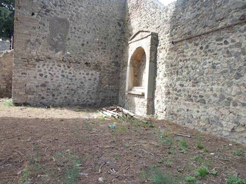 VIII.7.28 Pompeii. September 2015. West wall and north-west corner of the sacred room or Hall of initiation.