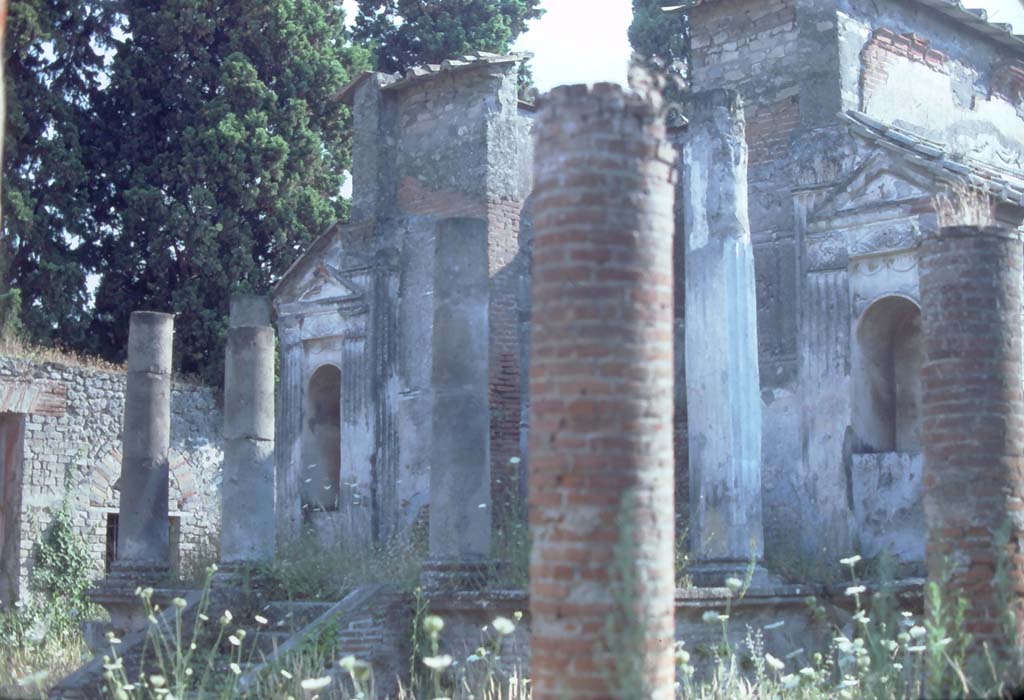 VIII.7.28 Pompeii. May 1932. Looking south-west across temple court from entrance. Photo courtesy of Rick Bauer.