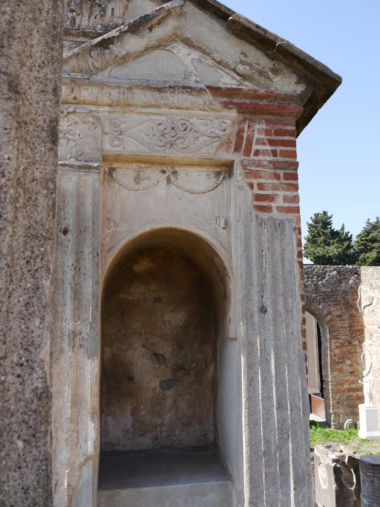 VIII.7.28 Pompeii. September 2018. Niche at north end.
Foto Anne Kleineberg, ERC Grant 681269 DÉCOR.
