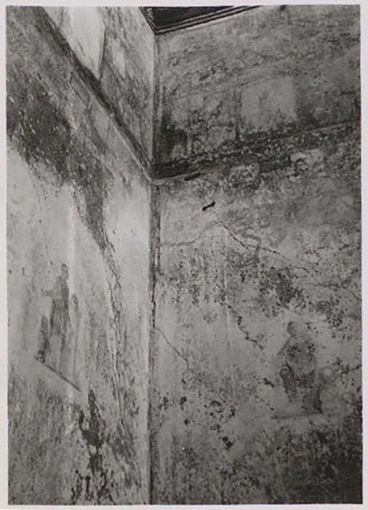 IX.1.20 Pompeii. Pre-1943. Room 9, north-east corner. Photo by Tatiana Warscher.
See Warscher, T. Codex Topographicus Pompeianus, IX.1. (1943), Swedish Institute, Rome. (no.102), p. 178.