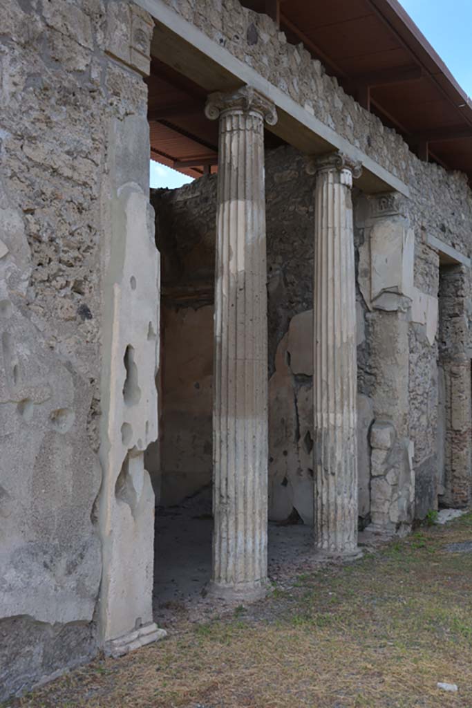 IX.1.20 Pompeii. September 2019. Room 2, west side of atrium, looking north to west ala 18.
Foto Annette Haug, ERC Grant 681269 DÉCOR