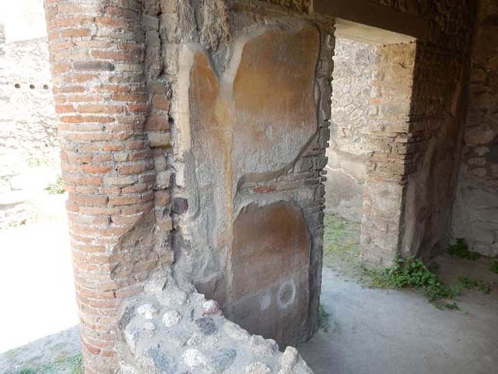 IX.2.27 Pompeii. May 2017. Looking through window towards east wall of triclinium with doorway. Photo courtesy of Buzz Ferebee.