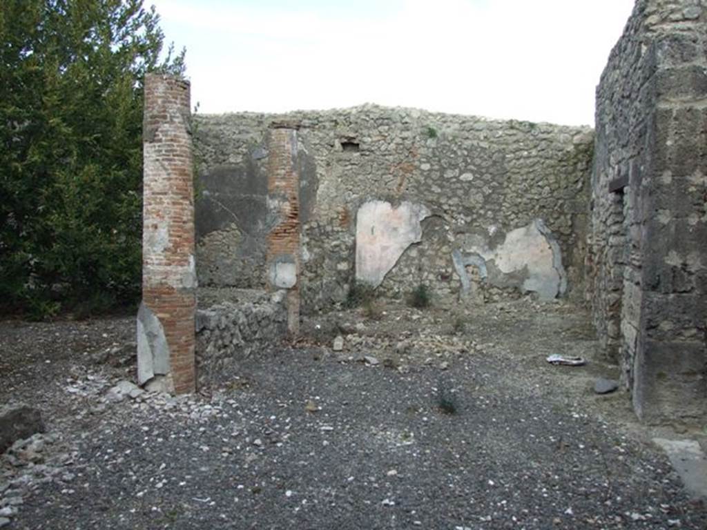 IX.3.15 Pompeii.  March 2009.  Room 11.  South portico, looking east.