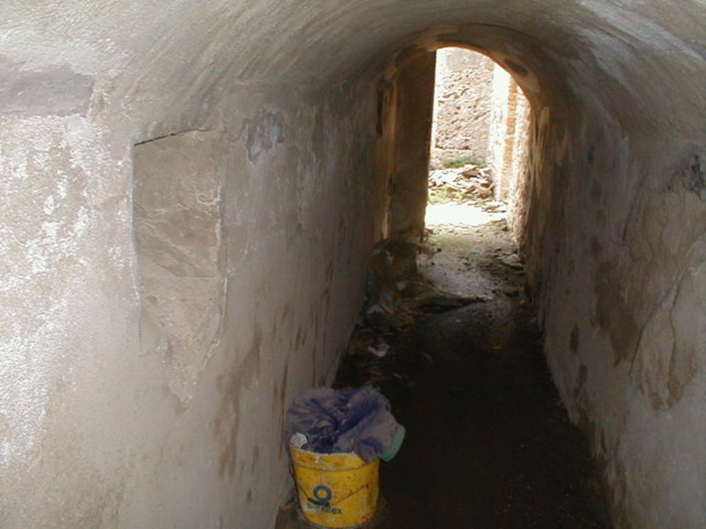 IX.8.6 Pompeii.  September 2004.  Room 18, Service corridor at side of Nymphaeum. Looking south.
