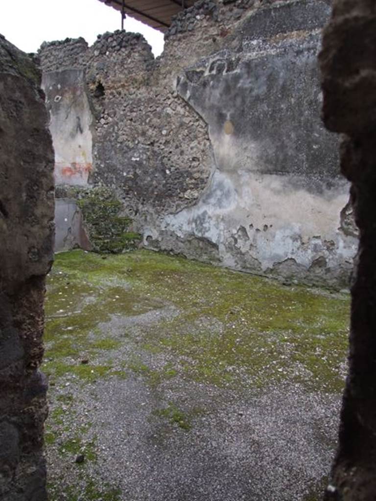 IX.8.6 Pompeii. March 2009.   Doorway to Room 31, Frigidarium.