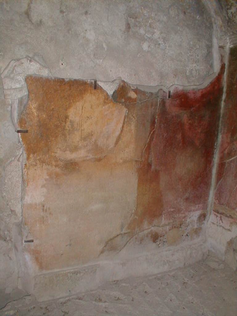 IX.8.6 Pompeii.  September 2004.  Room 34.  East wall..
