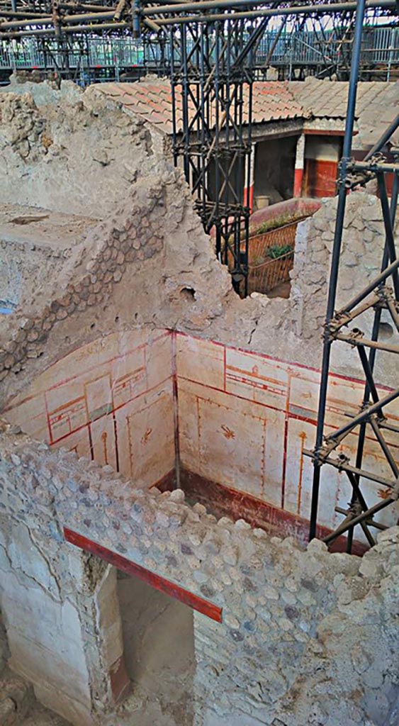 IX.12.6 Pompeii. 2016/2017.
Looking north from above room “l(L)”. Photo courtesy of Giuseppe Ciaramella.