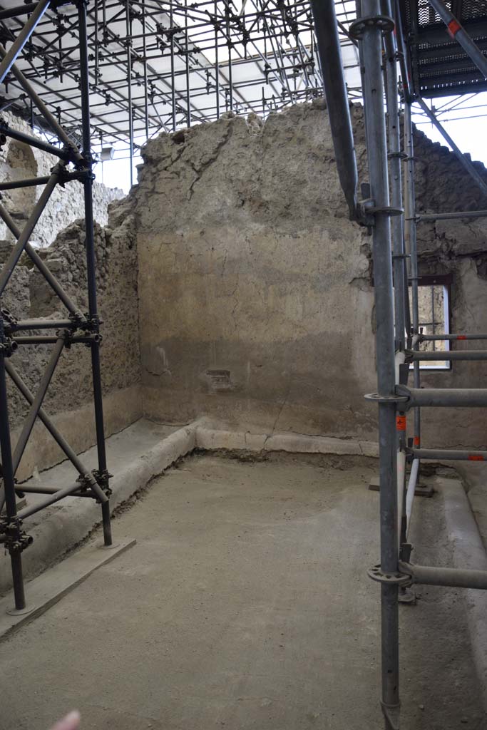 IX.12.6 Pompeii. February 2017.
Room “n1”, looking towards east end of south wall. Photo courtesy of Johannes Eber.