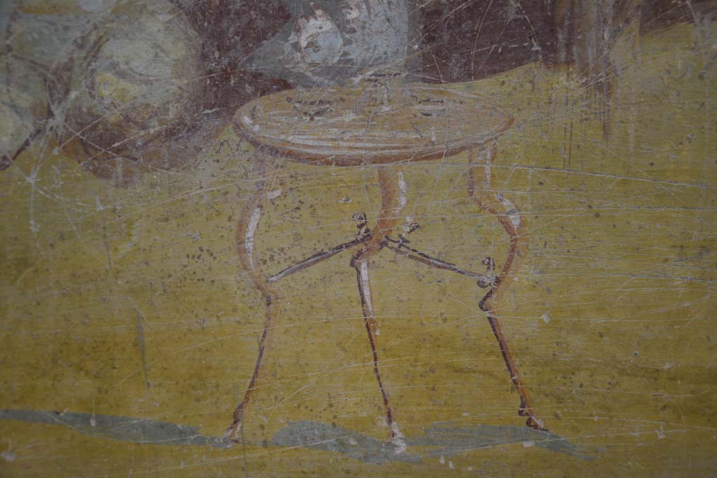 IX.12.6 Pompeii. February 2017.
Room “m”, detail of table in banqueting scene on east wall of triclinium. Photo courtesy of Johannes Eber.