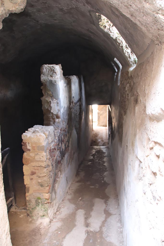 HGW24 Pompeii. Villa of Diomedes. October 2023.
Corridor 5,12, looking west to lower level, from doorway to 5,15, on left. 
Photo courtesy of Klaus Heese.
