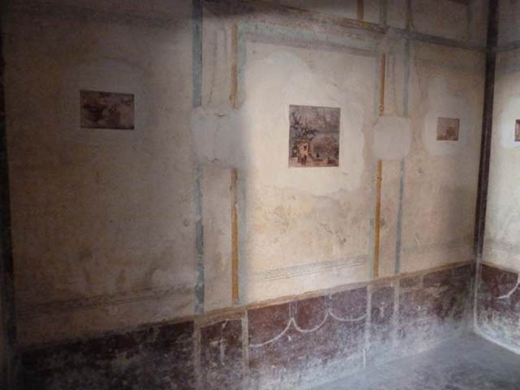 Villa San Marco, Stabiae, September 2015. Room 52, south wall with inserted reproductions of paintings.