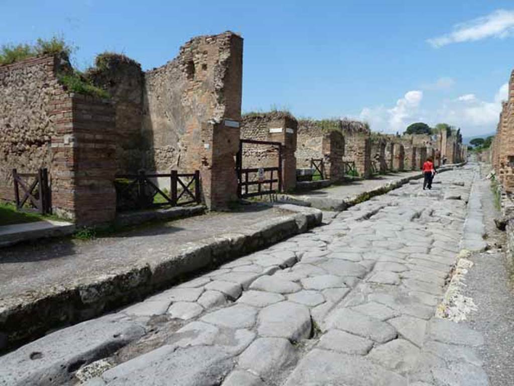 Via Stabiana, west side, May 2010. Looking north-west towards Vicolo del Panettiere between VII.2 and VII.3, from near junction with unnamed vicolo.