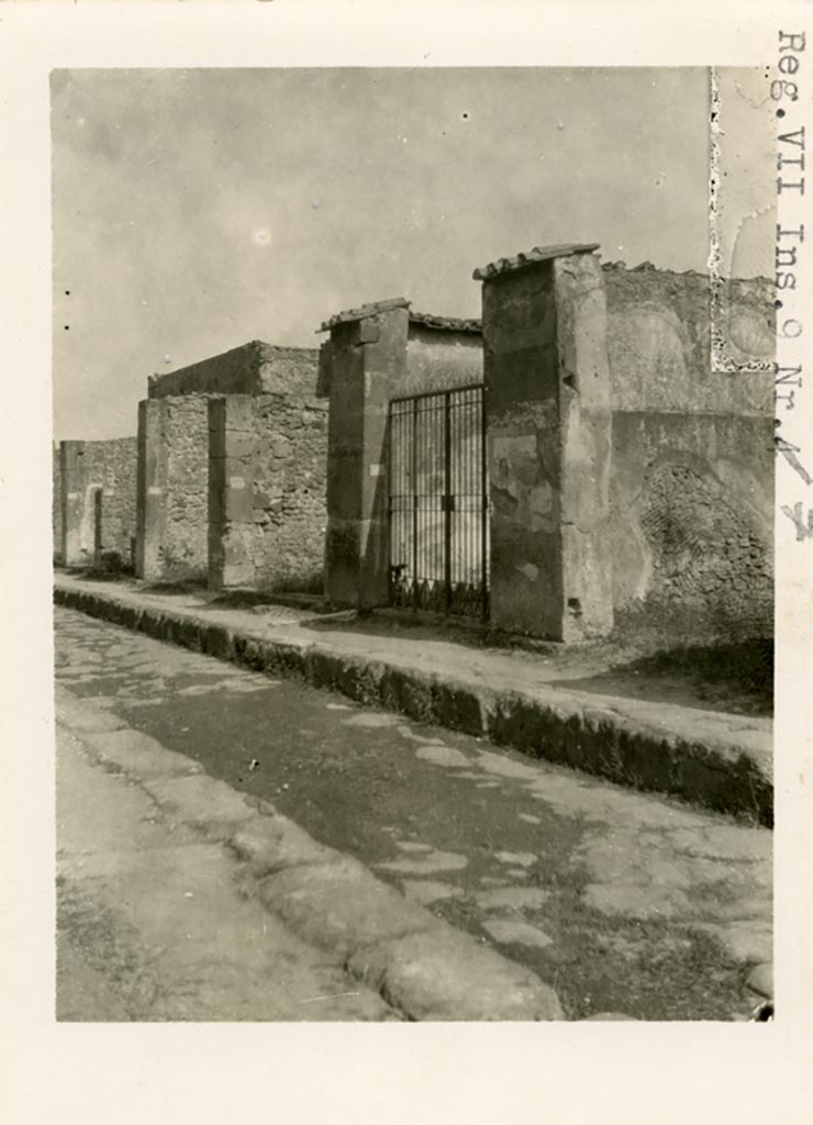 Via degli Augustali, south side, Pompeii. Pre-1937-39. Looking east towards VII.9.19, with gates.
Photo courtesy of American Academy in Rome, Photographic Archive. Warsher collection no. 1155.
