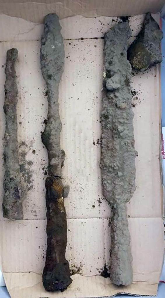 Santuario extraurbano del Fondo Iozzino. 2014. Iron spear heads.
Punte di lancia in ferro
Photograph © Parco Archeologico di Pompei.