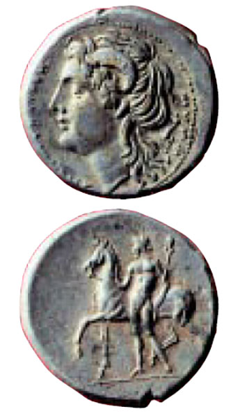 The double drachma minted in Nuceria during the Samnite period. The legends are in Oscan language: on the obverse NURKRINUM ALPHATERNUM, on the reverse ARNSNEI. Coins of the Mint of Nuceria were found both in the necropolis (a coin was placed a coin in the mouth of the deceased to pay the toll to Charon for the ferry for the ferry journey to the kingdom of the dead) and in the area of the Sanctuary of Privati (about 13) found together with six hundred other coins. (R. Cantilena, Nuceria Alfaterna e il suo territorio)
Il didramma coniato a Nuceria durante il periodo sannitico. Le leggende sono in lingua osca: sul diritto NURKRINUM ALFATERNUM, sul rovescio ARNSNEI. Monete della Zecca di Nuceria furono rinvenute sia nelle necropoli (si metteva una moneta in bocca al defunto per pagare il pedaggio a Caronte per il traghettamento nel regno dei morti) sia nell’area del Santuario di Privati (circa 13) rinvenute insieme ad altre seicento monete. (R. Cantilena, Nuceria Alfaterna e il suo territorio)
See Di Massa, G., 2016. Il Territorio di Gragnano nell’antichità e L’ager Stabianus, p. 4. Download PDF