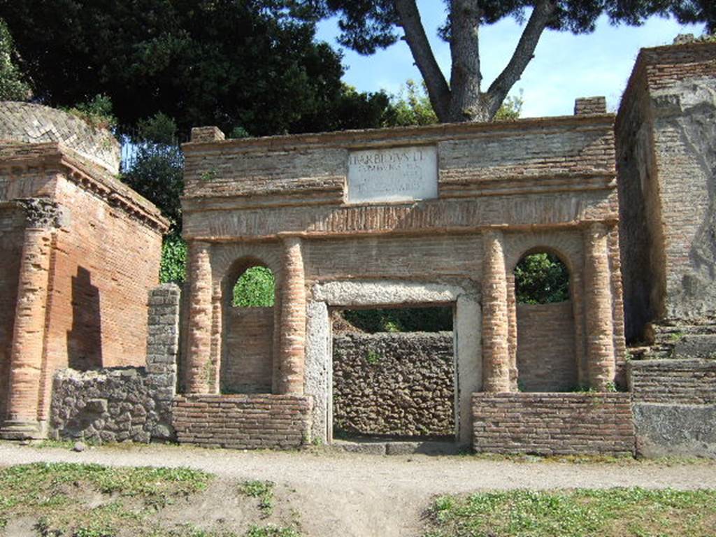 Pompeii Porta Nocera. Tomb 15ES. May 2006.
Tomb of Lucius Barbidius Communis and Pithia Rufilla.