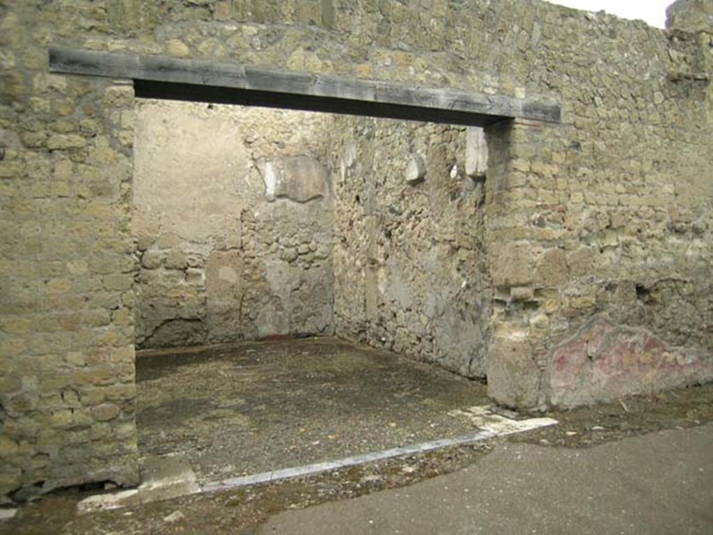 III.11 Herculaneum, June 2006. Triclinium, room 16, looking towards north-west corner. Photo courtesy of Nicolas Monteix.
