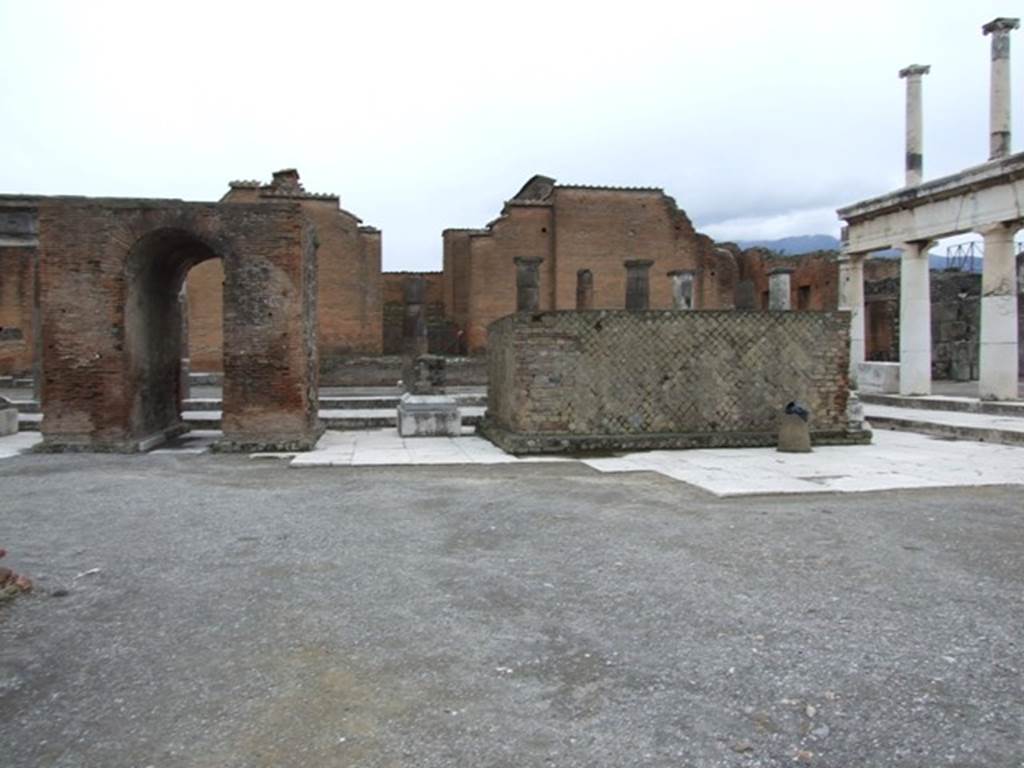 Arched monument at south end of Forum. March 2009. North side, looking south-west.