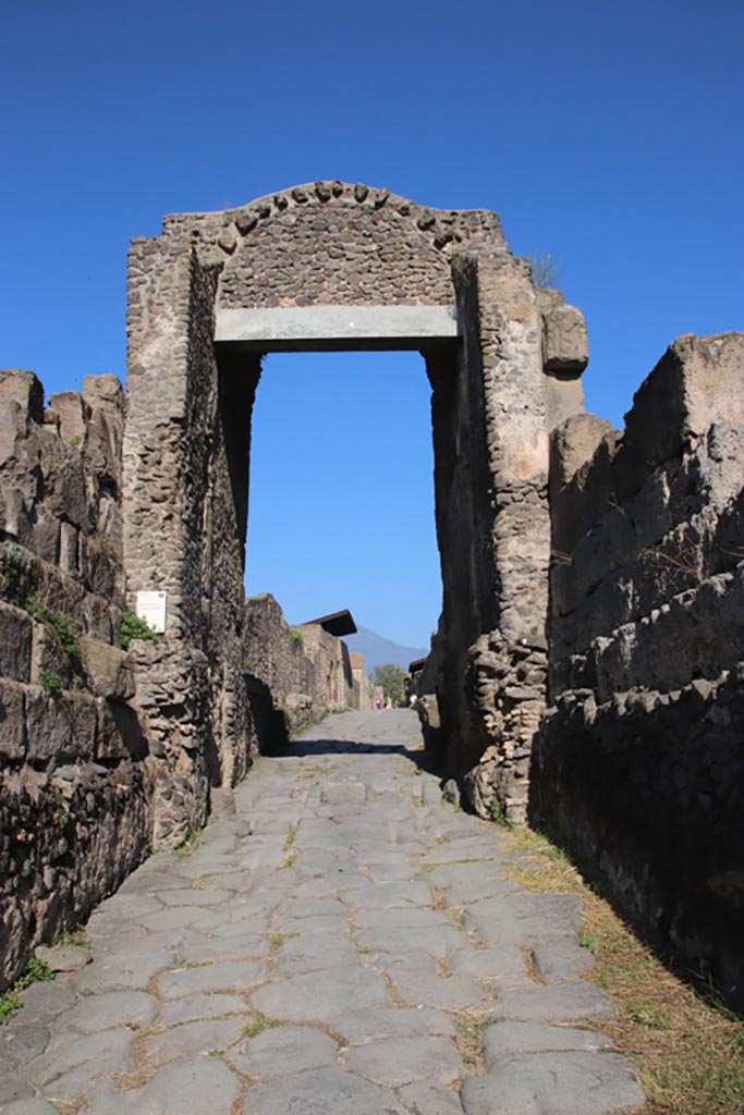 Pompeii Porta di Nocera. October 2022. 
Looking north through gate onto Via di Nocera. Photo courtesy of Klaus Heese.
