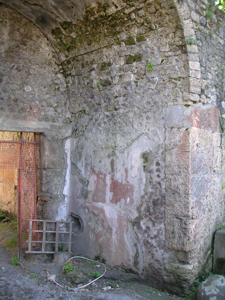 Porta Stabia, Pompeii. May 2010. West side of gate, at north end. Photo courtesy of Ivo van der Graaff.

