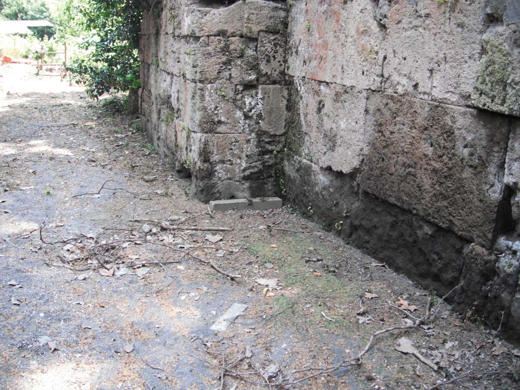 Porta Stabia, Pompeii. May 2011. Looking south along west wall. Photo courtesy of Ivo van der Graaff.