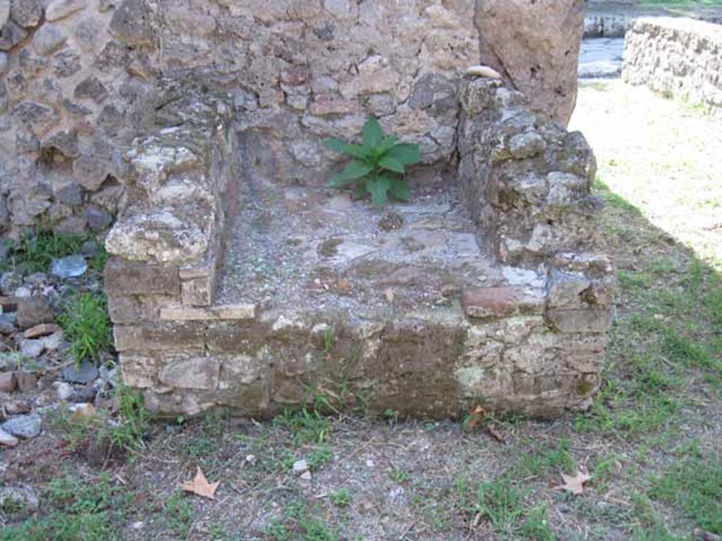 I.1.2 Pompeii. September 2010. Detail of feature, south of the doorway.
Photo courtesy of Drew Baker.
