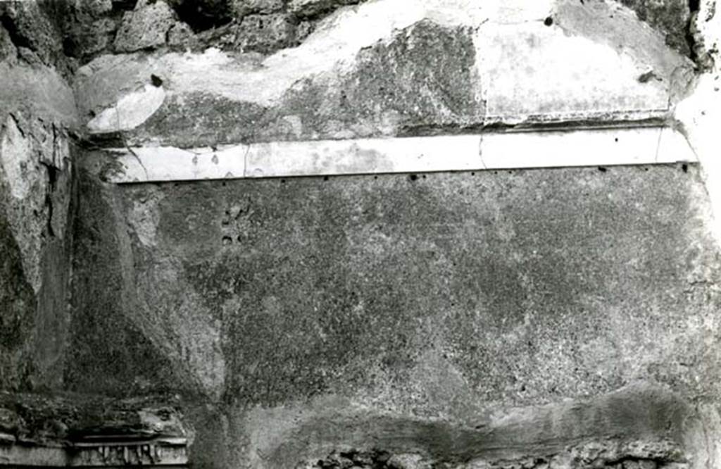 I.3.23 Pompeii. 1968. House, first room, left of atrium (e), N wall, upper zone.  Photo courtesy of Anne Laidlaw.
American Academy in Rome, Photographic Archive. Laidlaw collection _P_68_8_18. 
