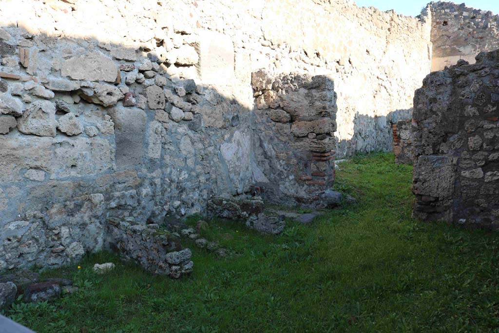 I.4.7 Pompeii.  Fullonica of Passaratus and Maenianus.  North wall of west room with fullonica stalls.