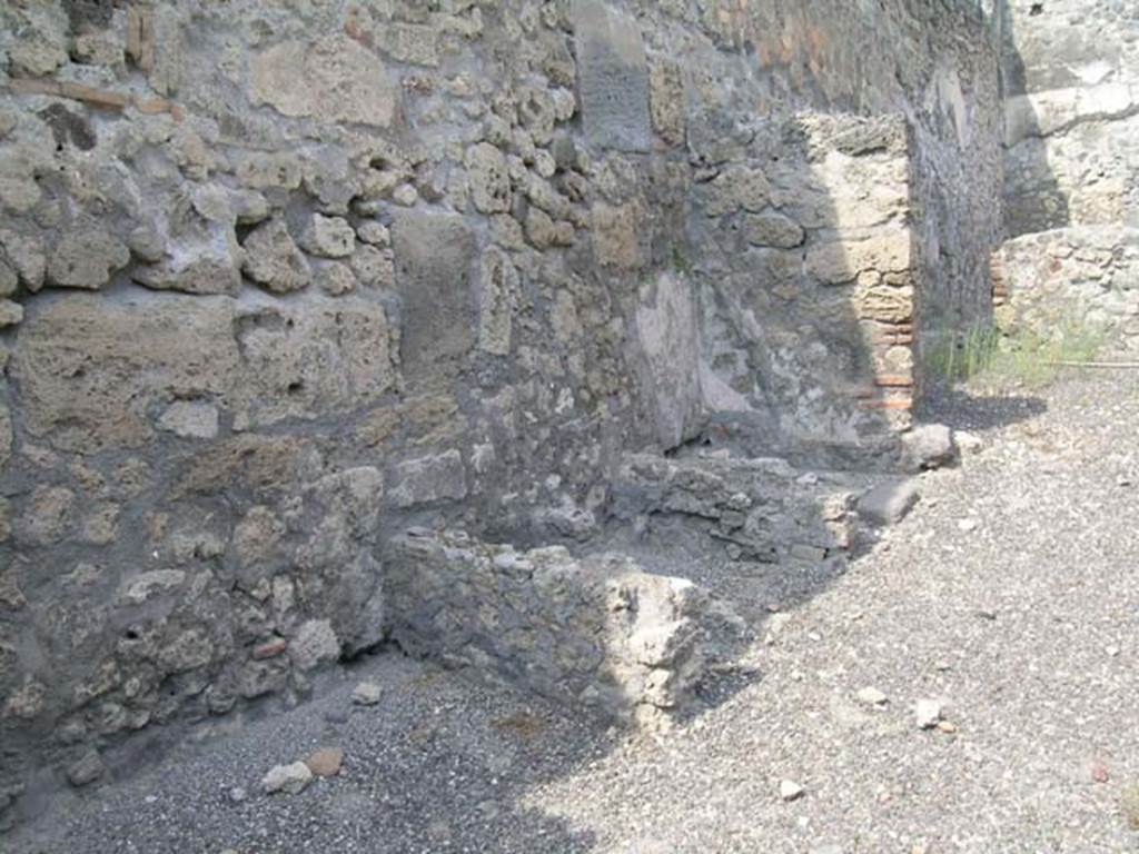 I.4.7 Pompeii. December 2018. Middle room, south-east corner with niche in east wall. Photo courtesy of Aude Durand.


