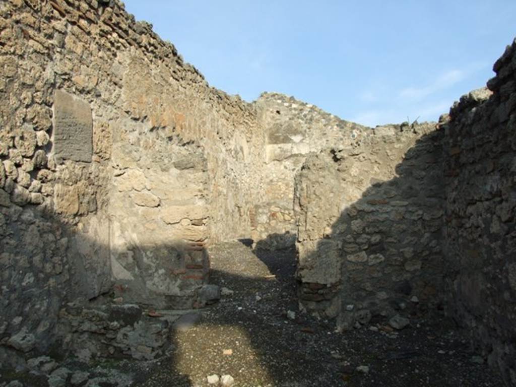 I.4.7 Pompeii. December 2007. East wall of west room, with doorway to middle room.