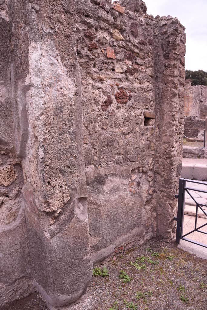I.4.9 Pompeii. October 2019. 
Looking towards south side of vestibule/entrance corridor/fauces, at west end.
Foto Tobias Busen, ERC Grant 681269 DCOR.
