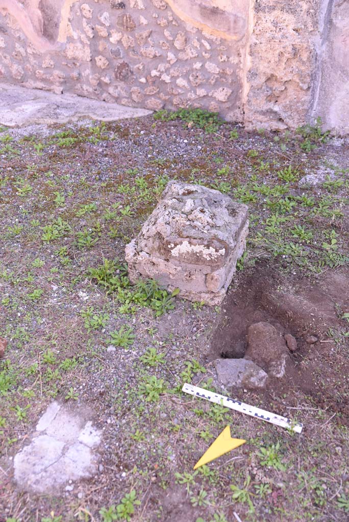 I.4.25 Pompeii. October 2019. Room 35, doorway threshold.
Foto Tobias Busen, ERC Grant 681269 DÉCOR.
