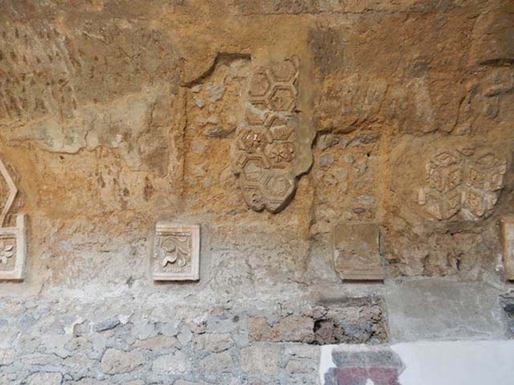I.6.2 Pompeii. May 2016. Stucco ceiling above north wall of north wing. Photo courtesy of Buzz Ferebee.
