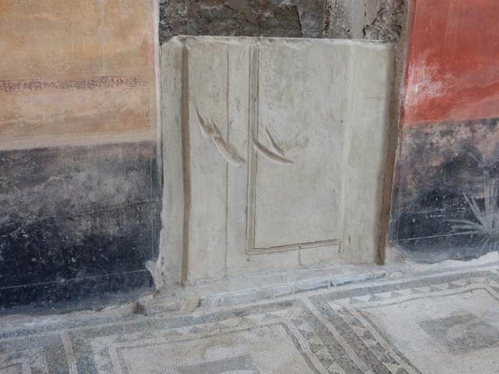 I.7.1 Pompeii. May 2016. Detail of cast of doorway. Photo courtesy of Buzz Ferebee.