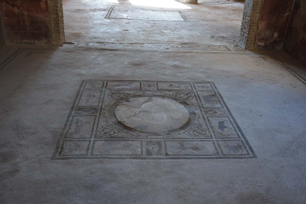 I.7.1 Pompeii. October 2019. Looking south from emblema in centre of floor of tablinum, towards emblema in floor of oecus.
Foto Annette Haug, ERC Grant 681269 DCOR.
