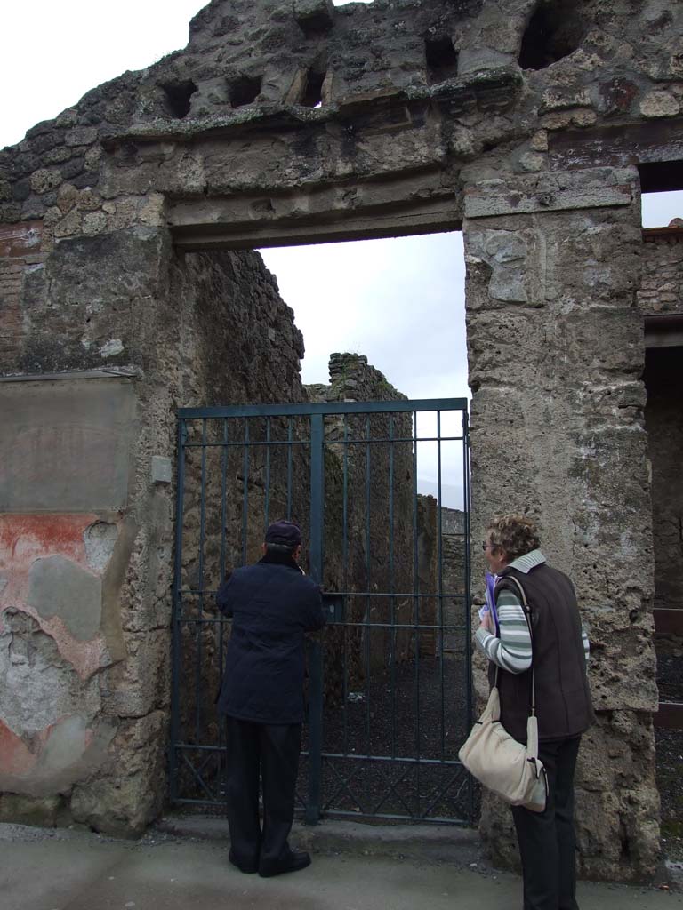 I.7.7 Pompeii. December 2006. Entrance doorway.