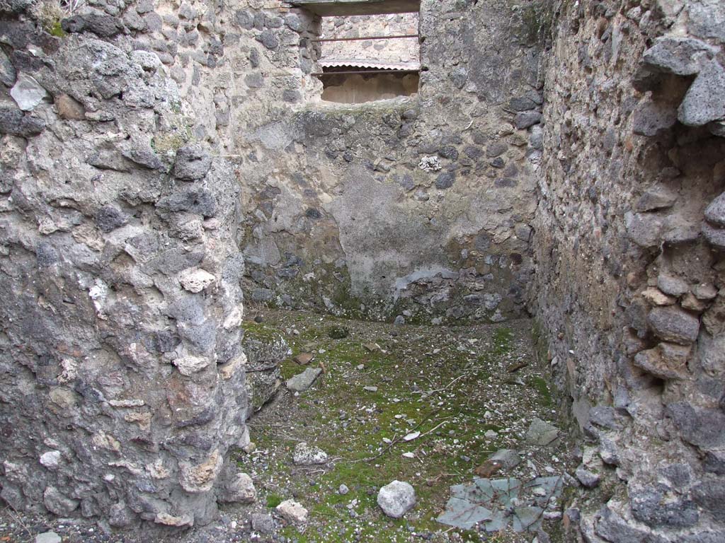 I.7.7 Pompeii. December 2006. Cubiculum or bedroom to east of entrance.