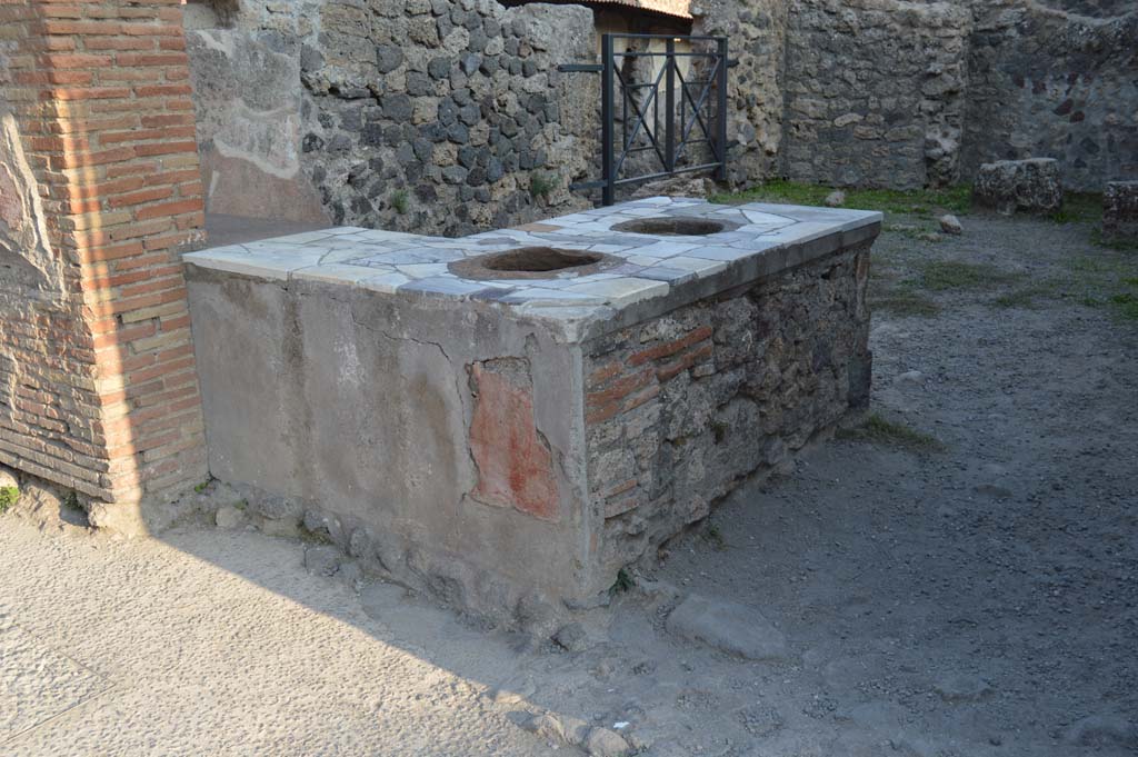 I.7.8 Pompeii. October 2017. Looking south-east across counter in bar-room.
Foto Taylor Lauritsen, ERC Grant 681269 DÉCOR.

