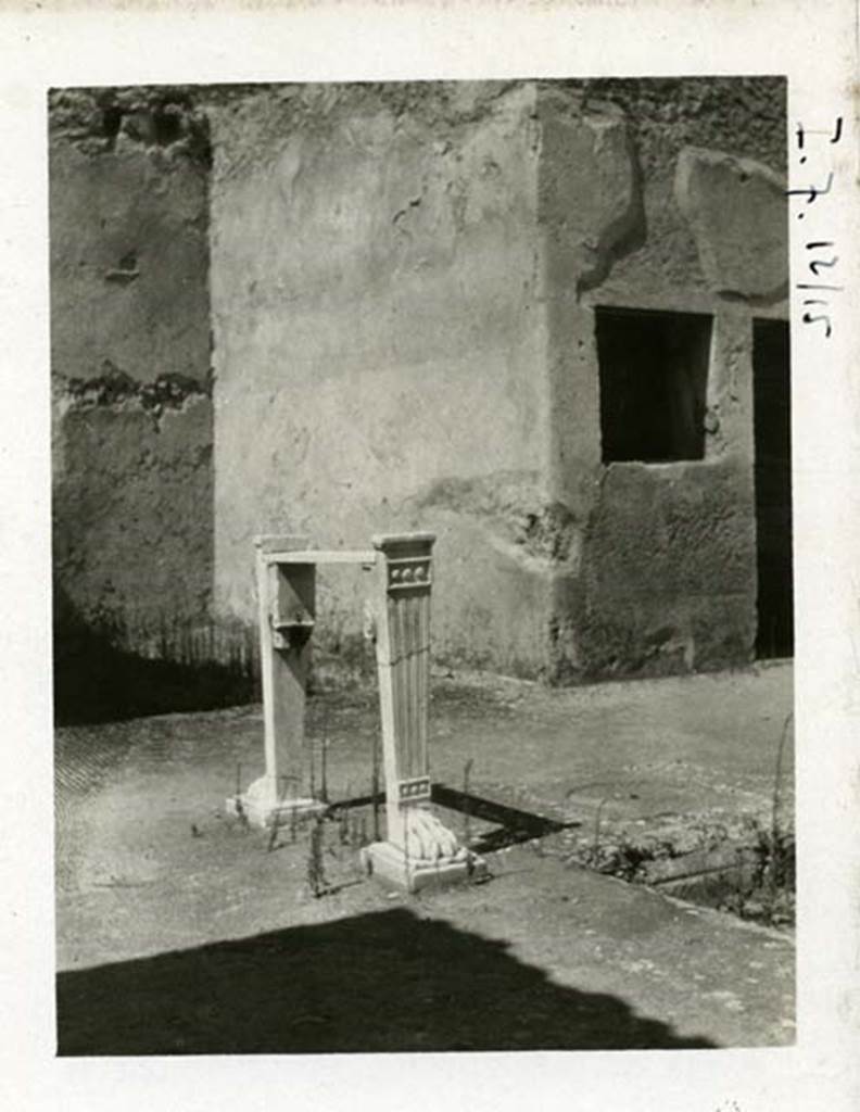 I.7.11 Pompeii, listed as I.7.12/15. 1937-39. Looking north-west across atrium towards exedra, and bedroom with window and doorway. Photo courtesy of American Academy in Rome, Photographic Archive. Warsher collection no. 1894
