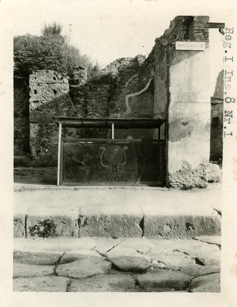 I.8.1 Pompeii. Pre-1937-39. Looking towards partly unexcavated taberna on south side of Via dell’Abbondanza.
Photo courtesy of American Academy in Rome, Photographic Archive.  Warsher collection no. 1895.
