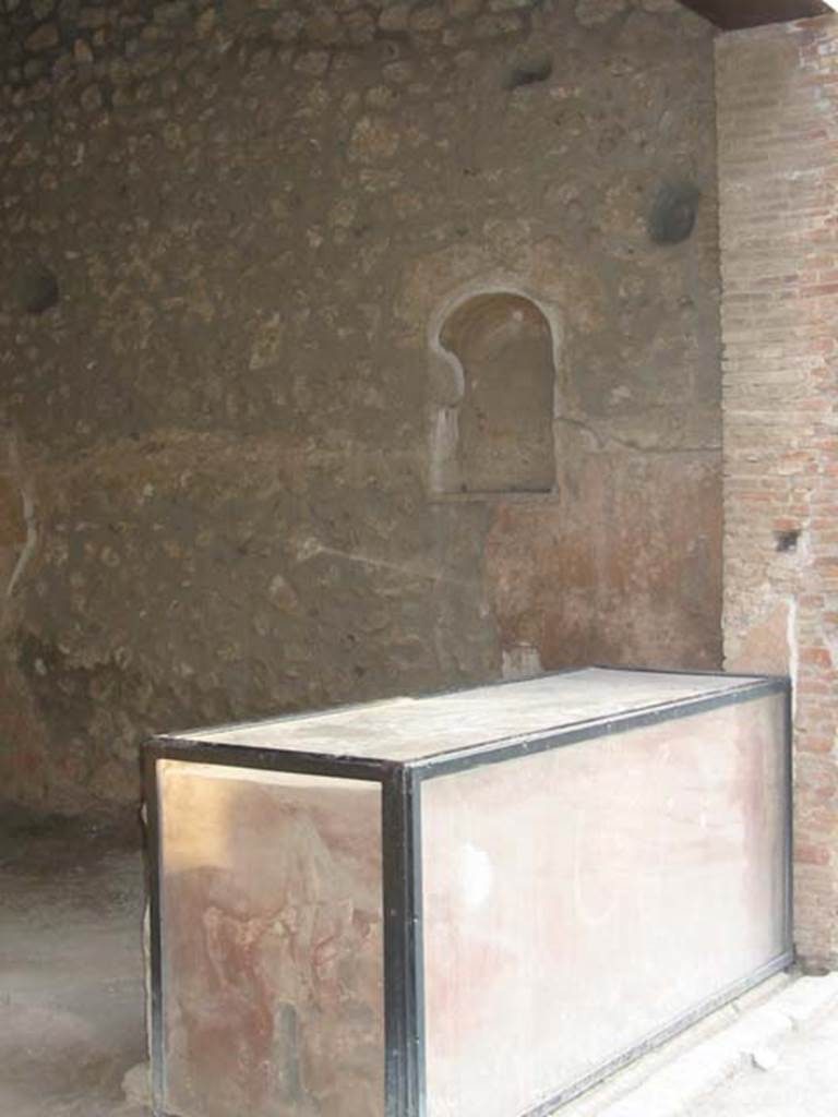 I.8.1 Pompeii. May 2003.Looking towards west wall with niche. Photo courtesy of Nicolas Monteix.

