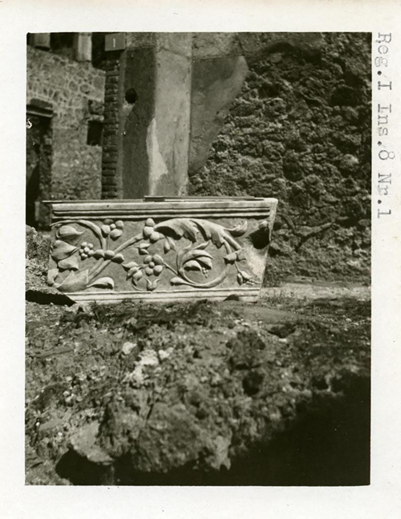 I.8.1 Pompeii, according to Warsher. Pre-1937-39. Item on display.
Photo courtesy of American Academy in Rome, Photographic Archive.  Warsher collection no. 1896.
