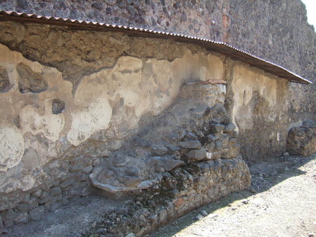 I.8.1 Pompeii. September 2005. West exterior side wall.