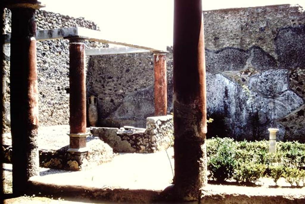 I.8.9 Pompeii. 1961. Room 9 and garden area, looking south-east towards triclinium.   Photo by Stanley A. Jashemski.
Source: The Wilhelmina and Stanley A. Jashemski archive in the University of Maryland Library, Special Collections (See collection page) and made available under the Creative Commons Attribution-Non Commercial License v.4. See Licence and use details.
J61f0635
