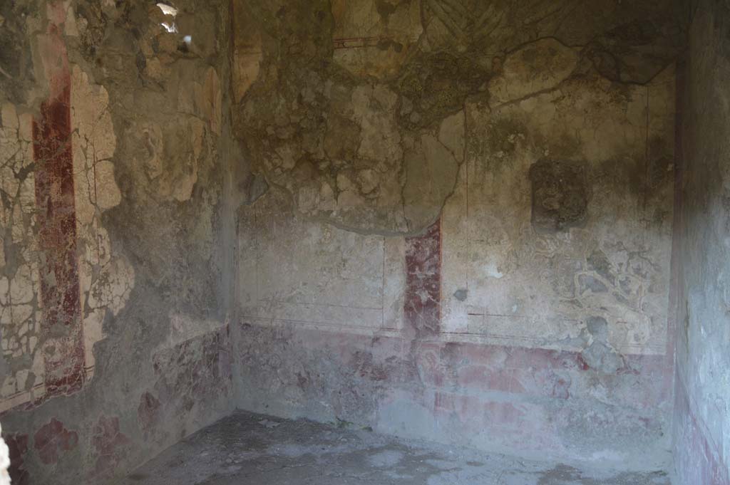 I.8.10 Pompeii. October 2017. Room 8, looking towards north wall. 
Foto Taylor Lauritsen, ERC Grant 681269 DÉCOR.
