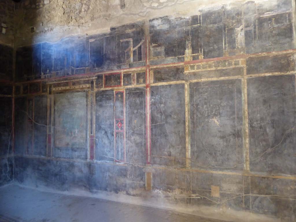I.9.5 Pompeii. September 2017. Room 10, looking north along east wall.
Foto Annette Haug, ERC Grant 681269 DÉCOR.
