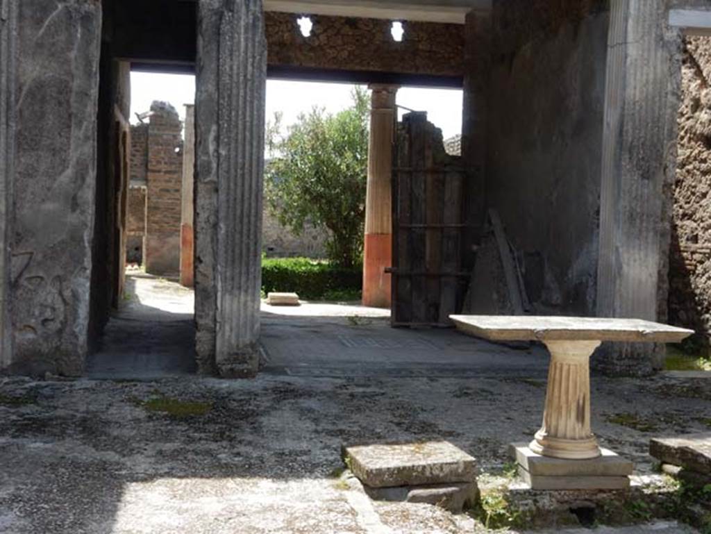 I.9.5 Pompeii. May 2015. Room 3, looking south across atrium towards tablinum, and the rear. Photo courtesy of Buzz Ferebee.
