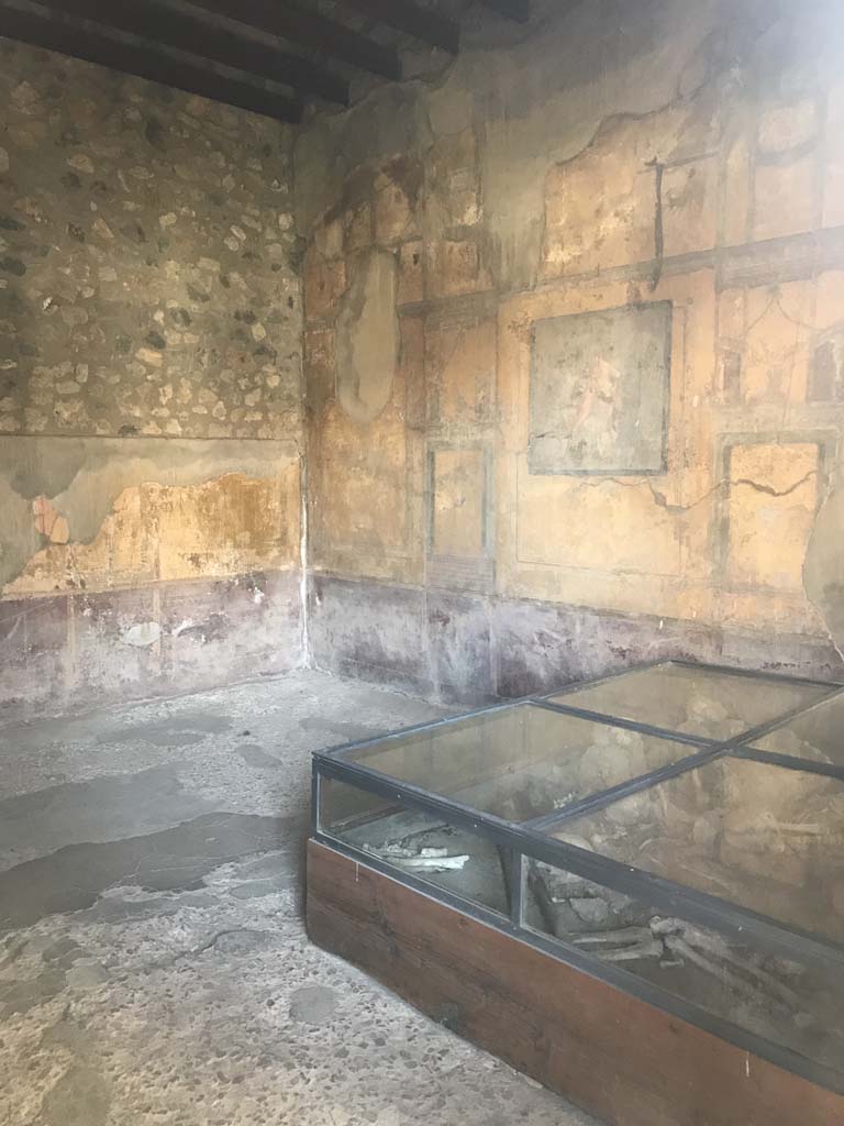 I.10.4 Pompeii. April 2019. Room 19, looking towards south-east corner.
Photo courtesy of Rick Bauer.
